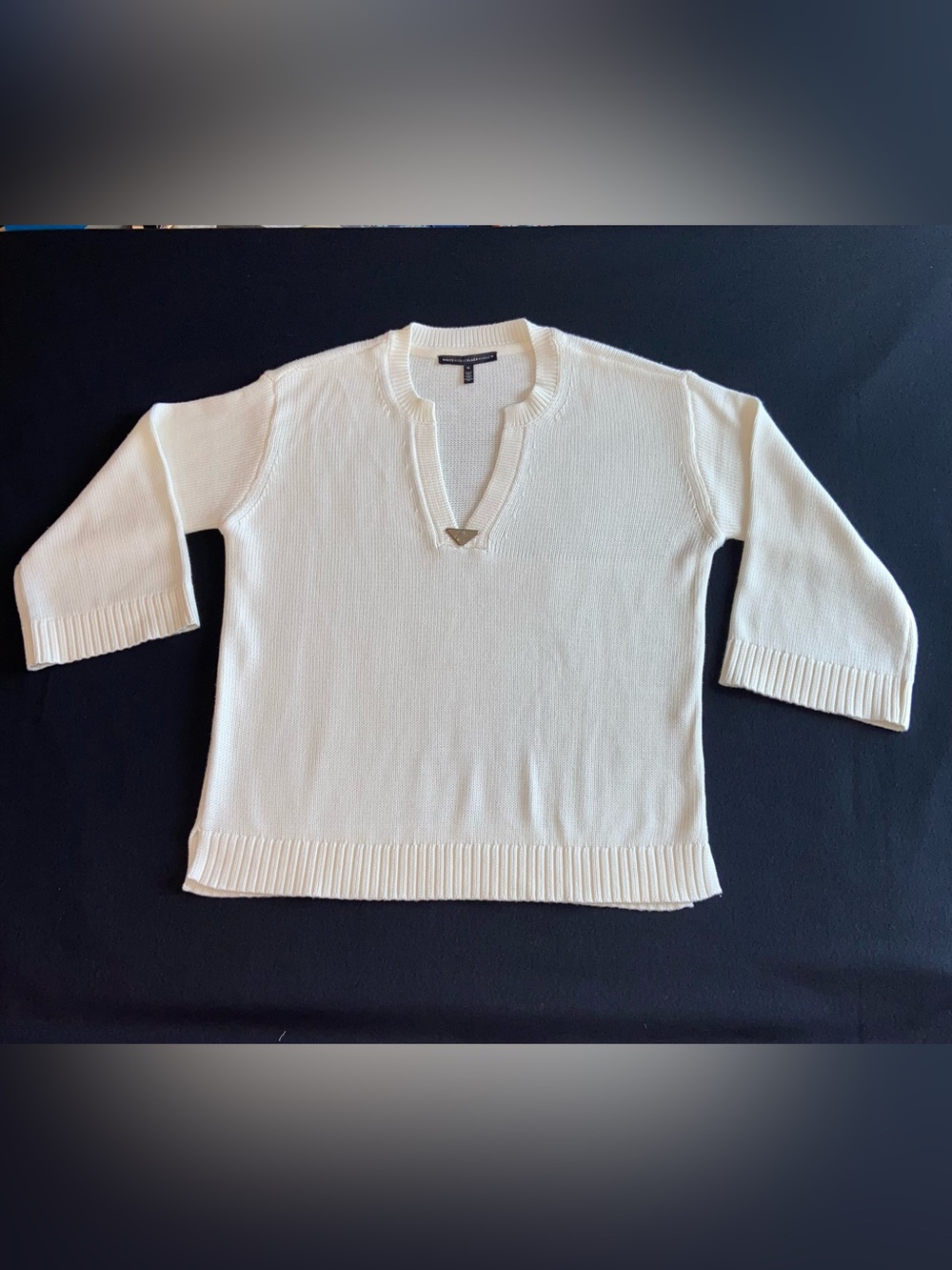 White House Black Market Off-White V-Neck 3/4 Sleeve Knit Sweater